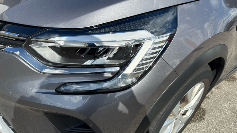 Renault Captur 1.3 TCE 130 Iconic 5dr Petrol Hatchback